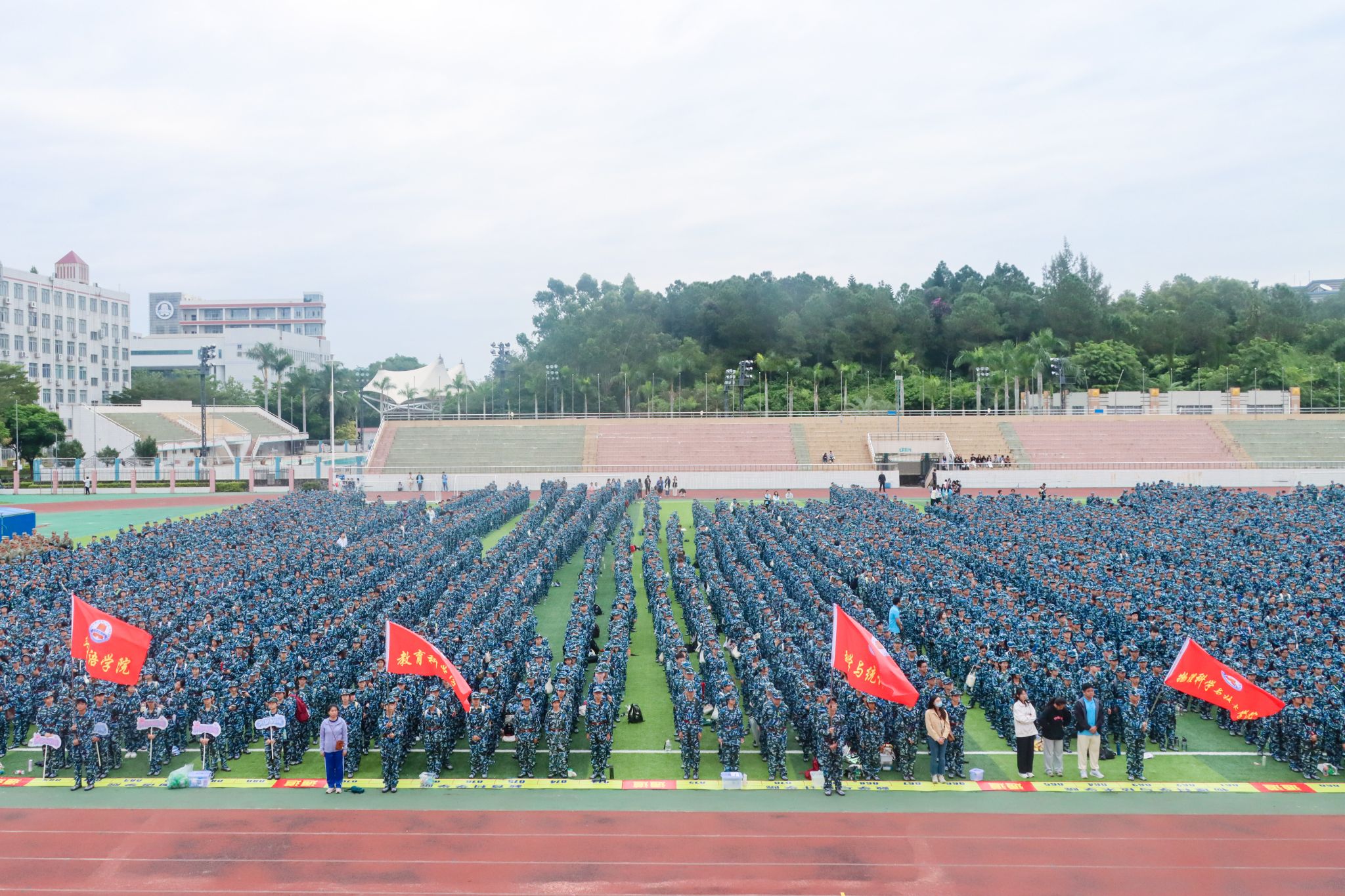 黄卓君摄-4.jpg